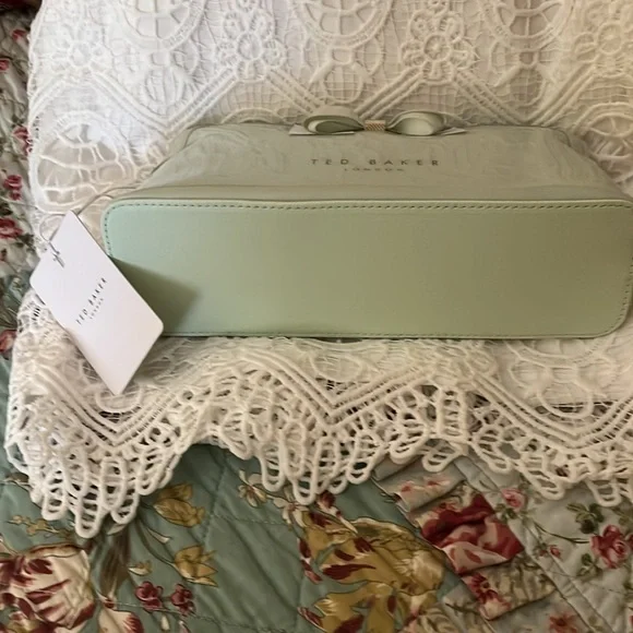 TED BAKER LARGE COSMETIC BAG - Picture 2 of 7